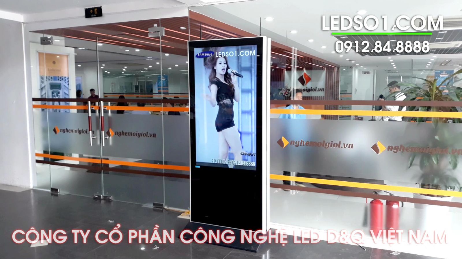Màn hình quảng cáo LCD 2 mặt SAMSUNG 55inch CYL-TG550B1-WS | Man hinh LCD quang cao 2 mat | Lắp đặt tại Bất Động Sản Thế K