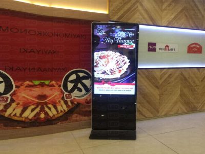Màn hình quảng cáo LCD chân đứng 65 inch wifi SAMSUNG / LG - LED D&Q
